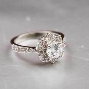 🎀 Retro Gemstone Sun Flower Full Carved Vintage Rings for Women, EVGG1516